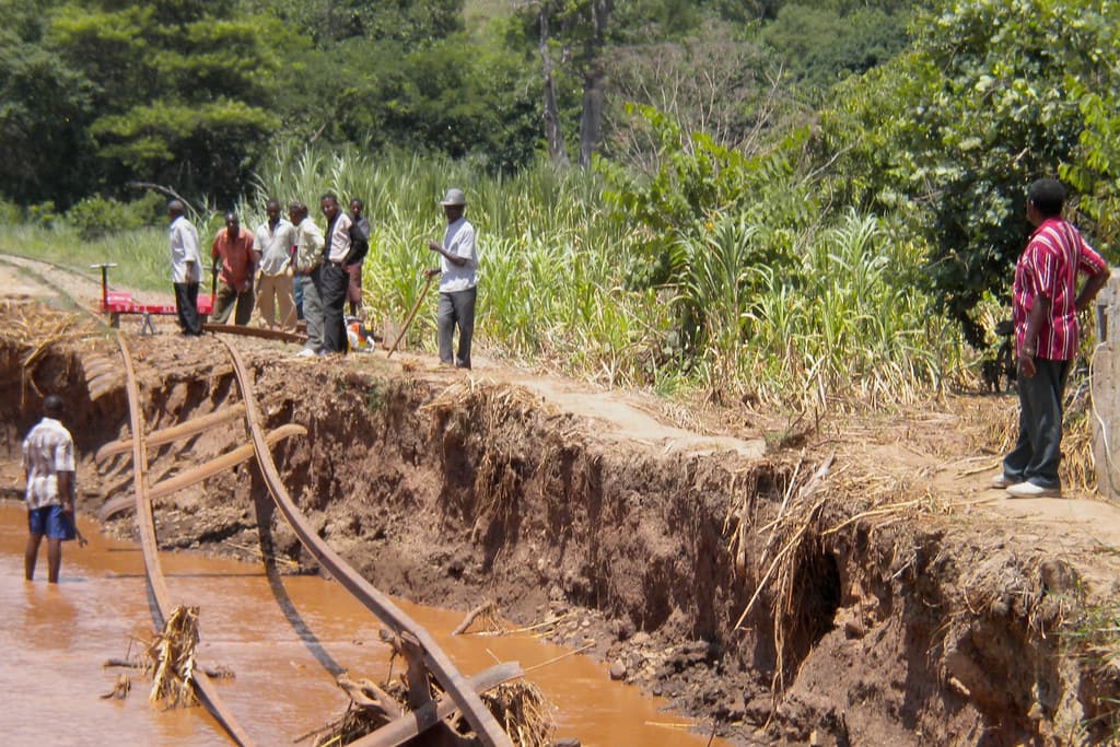 U.S. Army Africa engineer visits flood damaged areas in Tanzania 201002, photo d’illustration